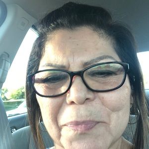 Meet your Posher, Elvia